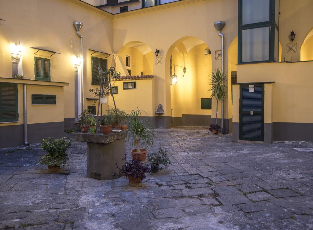 Napul'é Apartament Napoli Esterno foto
