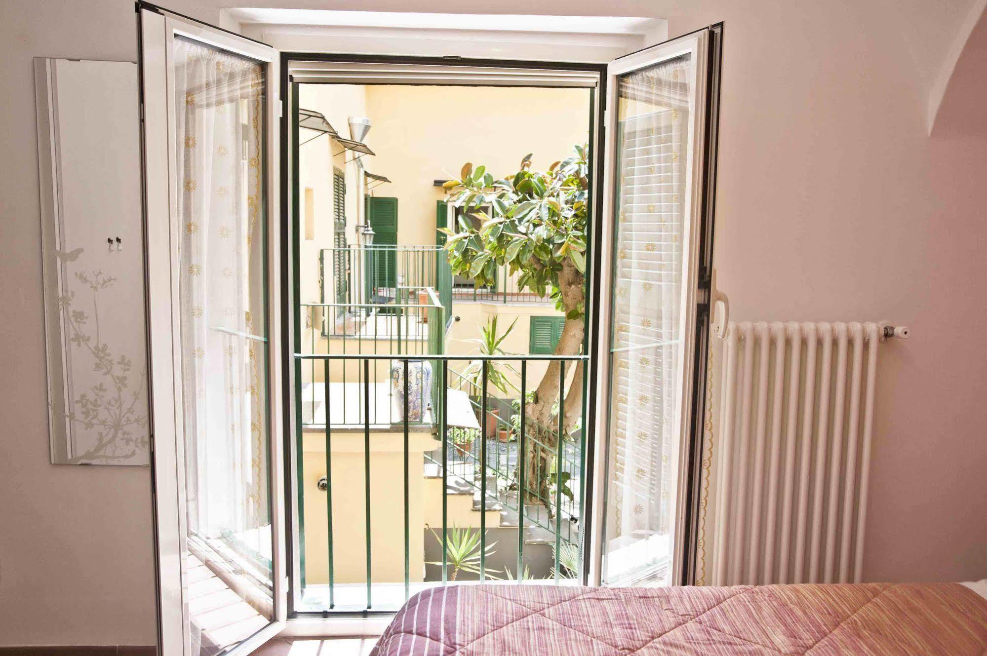 Napul'é Apartament Napoli Esterno foto